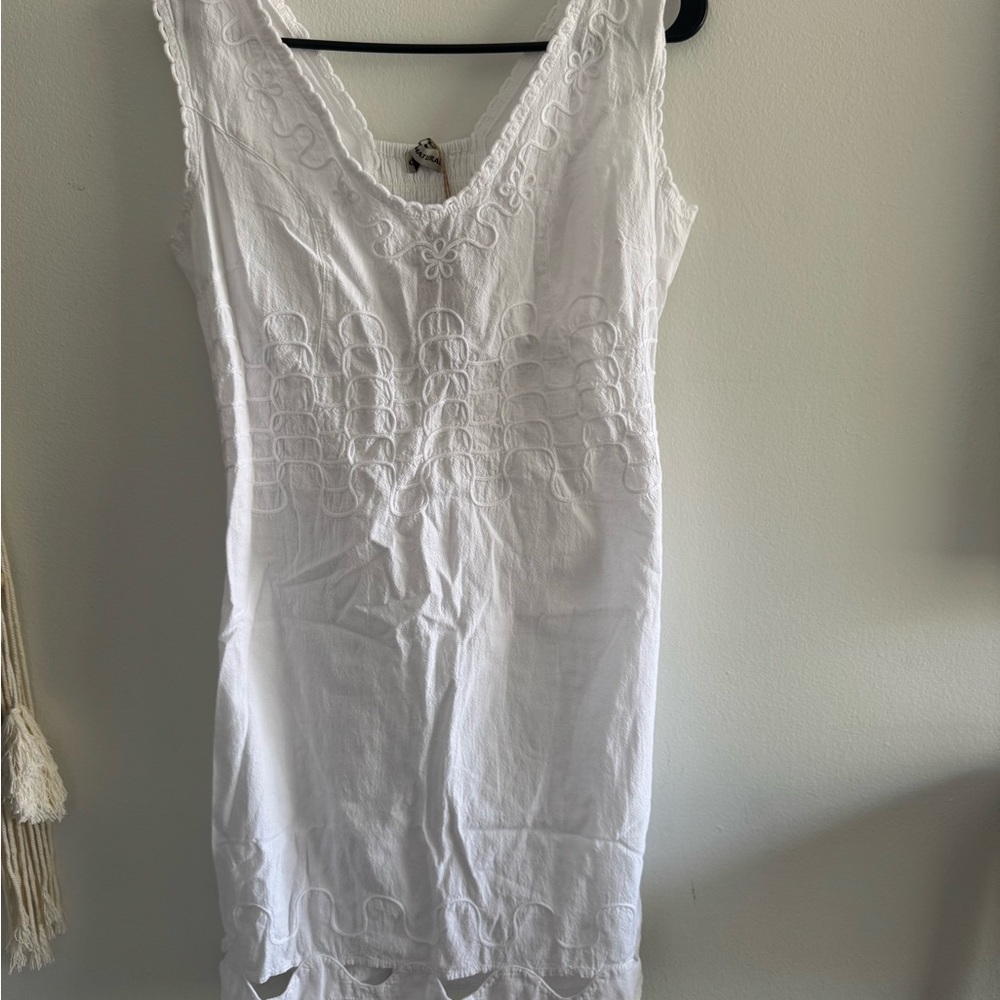 White Sleeveless Embroidered Dress